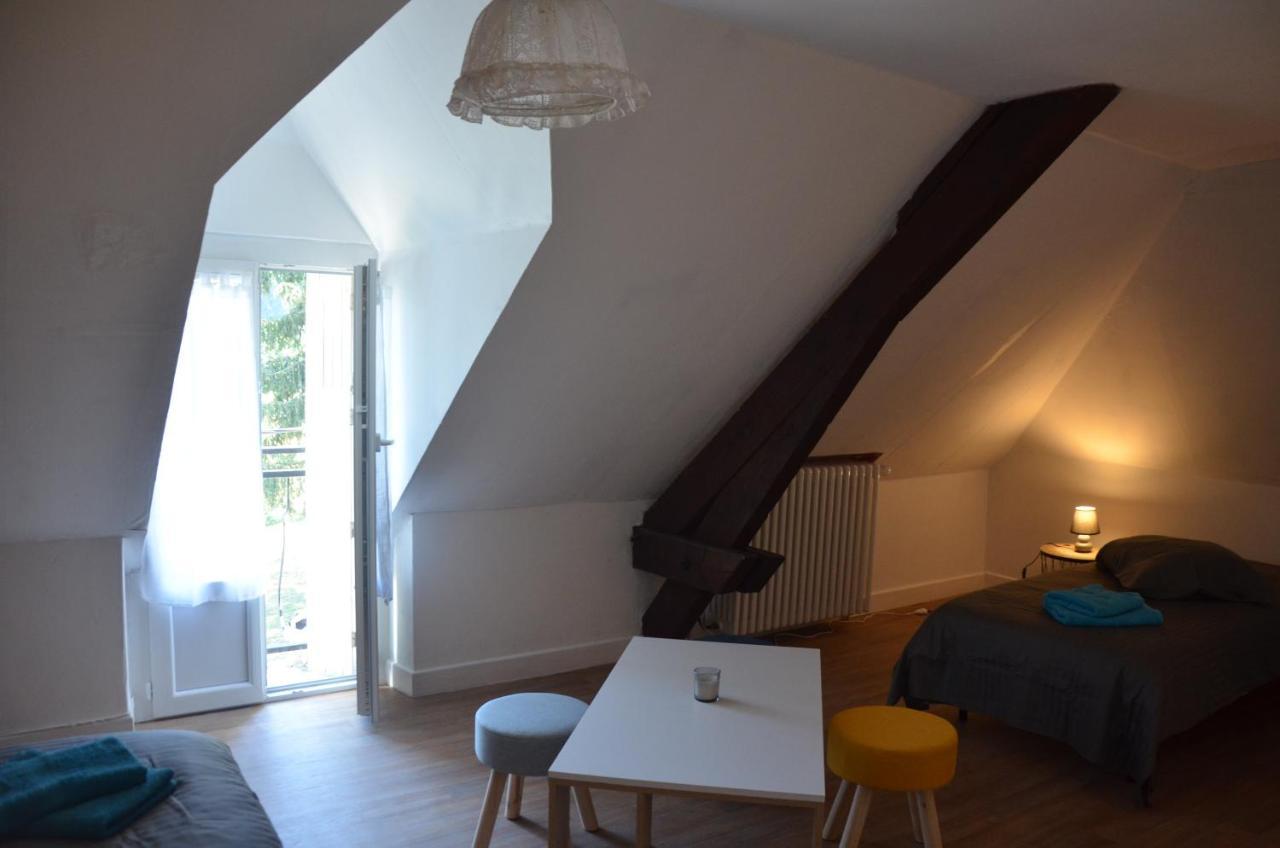 Gîte AU BORD DE L'EAU Chambon-sur-Voueize Exterior foto